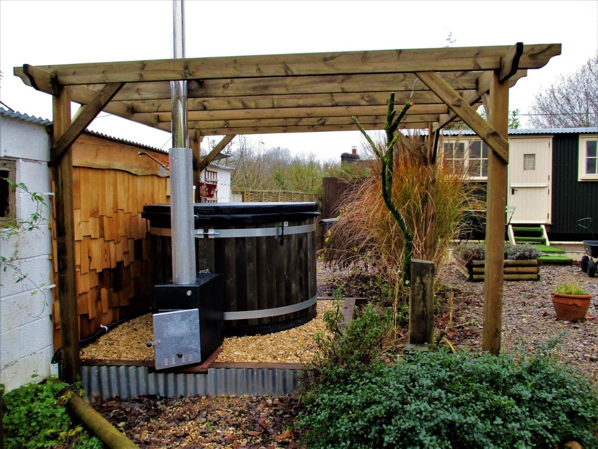 Hotel Glamping On The Hill Mells Exterior foto